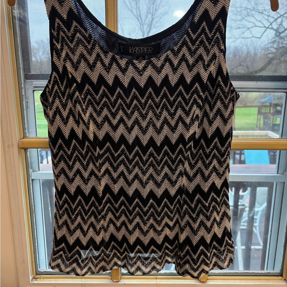 Petite sleeveless shell in zig zags design by Kasper